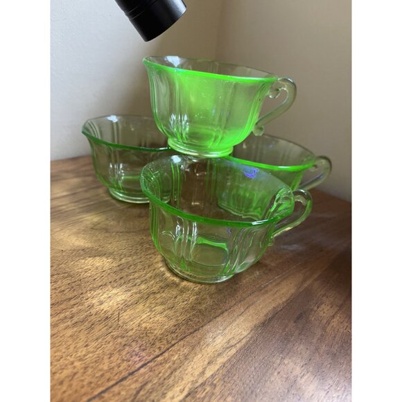 Vintage Green Nonagon Paneled Depression Glass Teacups Set Of 4 Uranium Vaseline - Picture 2 of 10